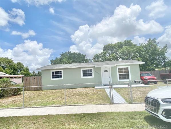 Lake Stevens Estates At Carol City, 5520 NW 175th St, Miami Gardens, Florida 33055, image 2