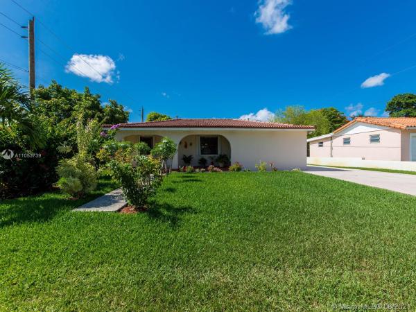 Bird Road Terrace, 6635 SW 45th St, Westwood Lakes, Florida 33155, image 2