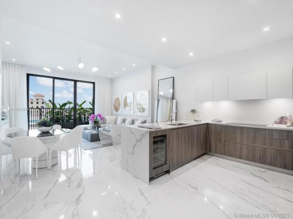 Giralda Place, 275 Giralda Ave #C4, Coral Gables, Florida 33134, image 2