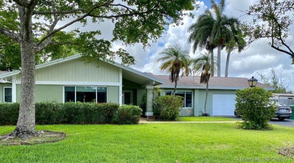 Pine Shore, 12520 SW 115th Ave, Kendall, Florida 33176, image 2