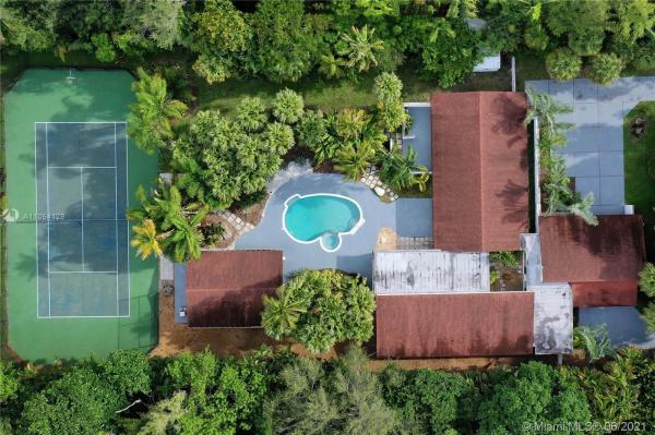 Southern Gardens, 12120 SW 88th Ave, Kendall, Florida 33176, image 2