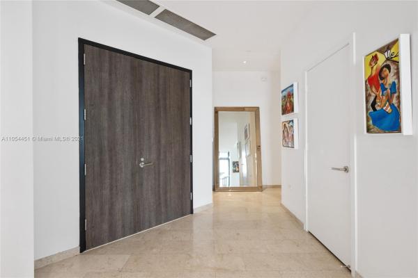 Reach Brickell City Centre, 68 SE 6th St #4011, Miami, Florida 33131, image 2