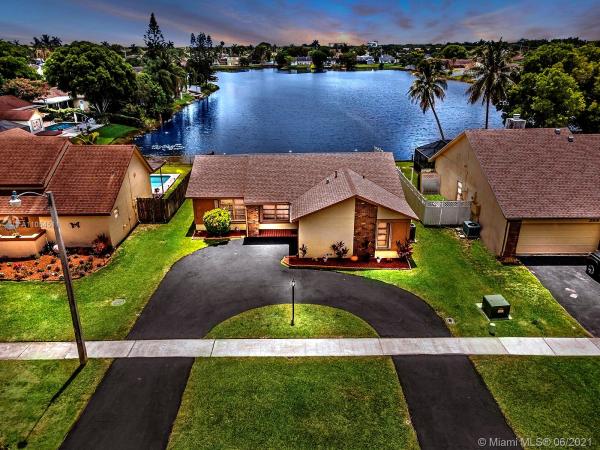 Windward Isle, 3560 NW 117th Ln, Sunrise, Florida 33323, image 2