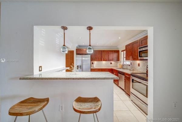 Northlake Village At The California Club, 780 NE 199th St #201E, Ives Estates, Florida 33179, image 2