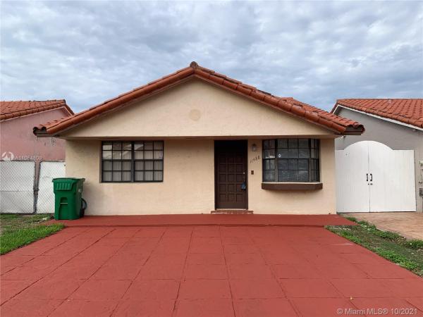 Biltmore Villas, 11488 NW 91st Ct, Hialeah Gardens, Florida 33018, image 2