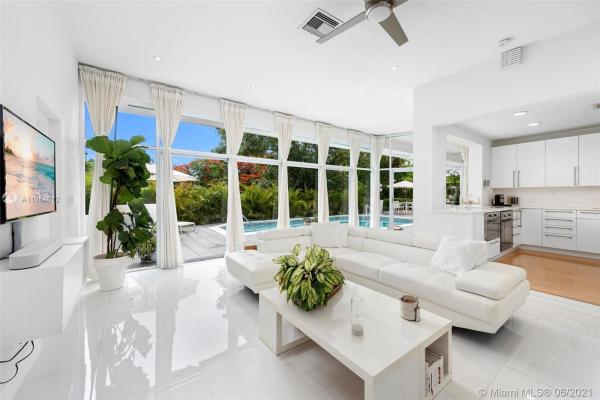 Baumgartner, 12395 NE 2nd Ct, North Miami, Florida 33161, image 2