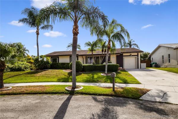 Old Cutler Common, 21227 SW 97th Pl, Cutler Bay, Florida 33189, image 2
