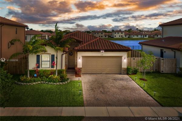 Kingman Commons, 2576 SE 1st St, Homestead, Florida 33033, image 2
