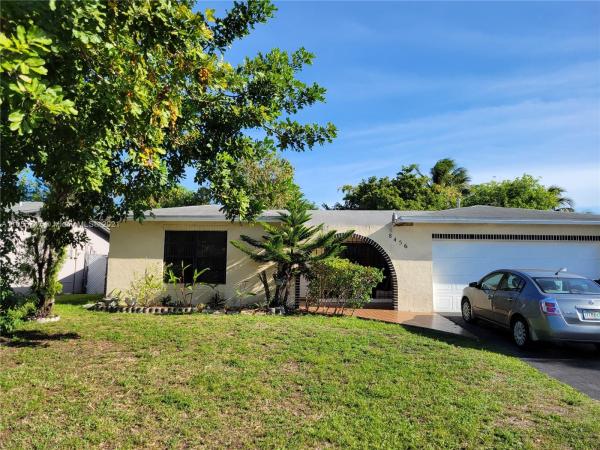 The Knolls, 8456 N Windsor Dr, Miramar, Florida 33025, image 2