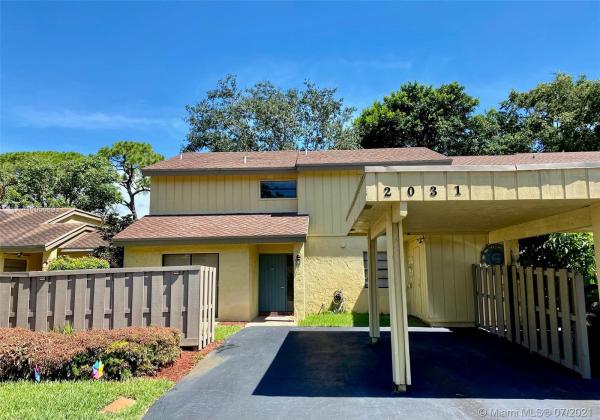 The Woodlands Of Deer Creek, 2031 Deer Creek Woodlands Way, Deerfield Beach, Florida 33442, image 2