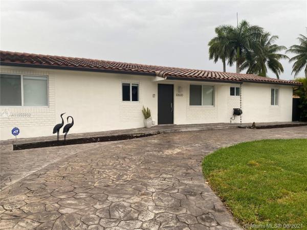 Snapper Creek Villas, 10830 SW 66th Dr, Sunset, Florida 33173, image 2