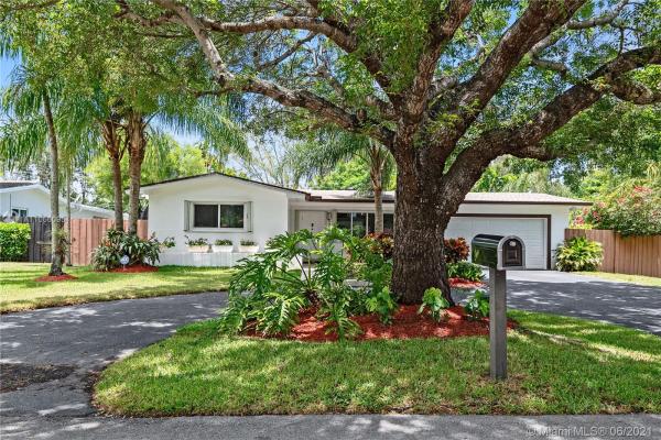 Cambridge Lawns, 6231 SW 58th St, South Miami, Florida 33143, image 2