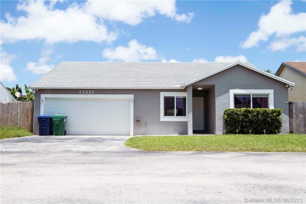Edgewater Park, 13337 SW 112th Pl, Richmond Heights, Florida 33176, image 2