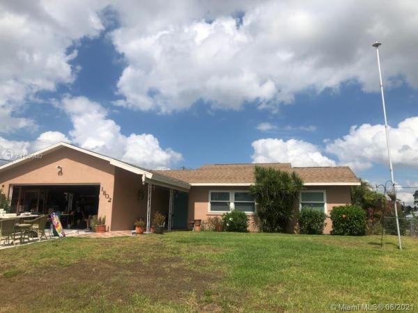 1802 SW Day St, Florida 34953, image 2