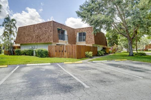 Woodvale, 9121 SW 22nd Ct #D-5, Davie, Florida 33324, image 2