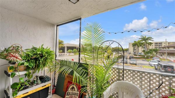Fontainebleau Gardens, 8075 NW 7th St #201, Fountainebleau, Florida 33126, image 2