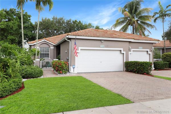 Regency Homes At Fairway Isles, 7600 S Aragon Blvd #1, Sunrise, Florida 33322, image 2