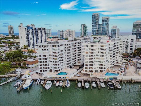 Indian Creek Club & Marina, 6820 Indian Creek Dr #8C, Miami Beach, Florida 33141, image 2