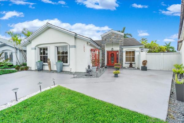 Venezia Homes Estates, 1053 NW 133rd Ct, Tamiami, Florida 33182, image 2