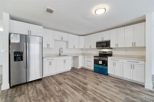 Country Lake Manors, 6021 NW 201st St, Country Club, Florida 33015, image 2