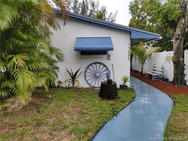 Venetian Gardens, 15623 NW 39th Ct, Miami Gardens, Florida 33054, image 2