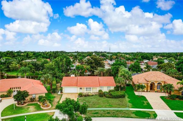 South Shore Of Wellington, 1432 Northampton Ter, Wellington, Florida 33414, image 2