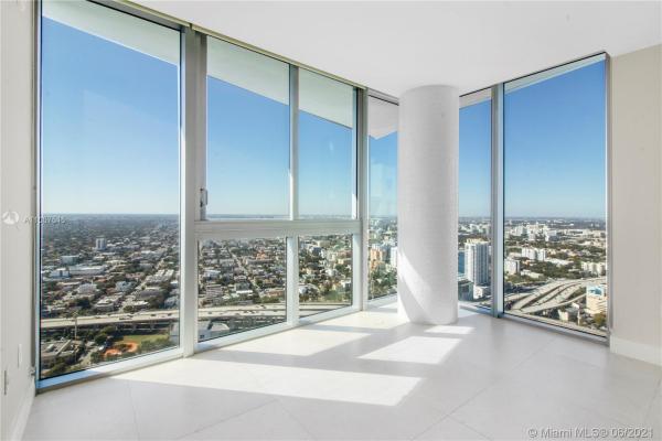 Mint At Riverfront, 92 SW 3rd St #5205, Miami, Florida 33130, image 2