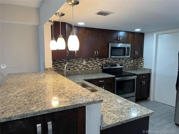 Wimbledon, 1641 NW 58th Ave #11, Lauderhill, Florida 33313, image 2