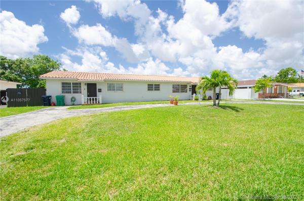 Flagami, 7992 Grand Canal Dr, Fountainebleau, Florida 33144, image 2