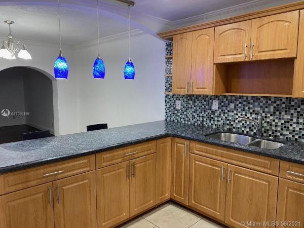 Grand Canal Homes, 9586 SW 6th Ln #2, Fountainebleau, Florida 33174, image 2
