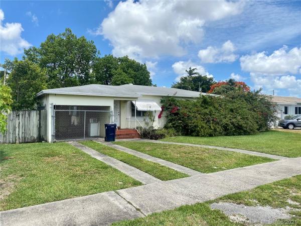 Foust, 351 East Dr, Miami Springs, Florida 33166, image 2