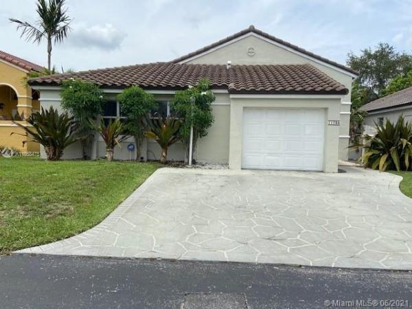 Las Casas At Kendall, 11735 SW 92nd Ln, Kendall, Florida 33186, image 2