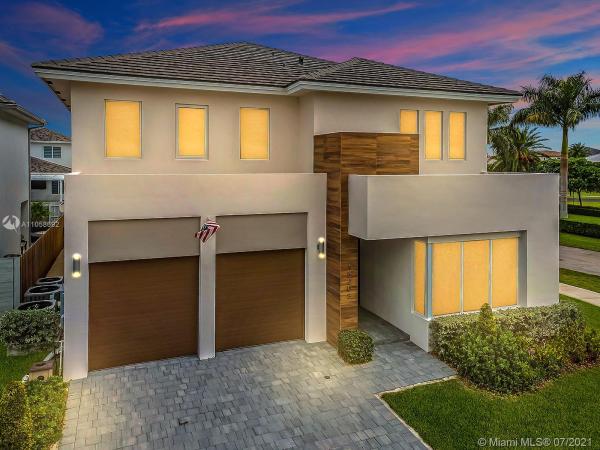 Venetian Parc, 15205 SW 176th Ter, Richmond West, Florida 33187, image 2