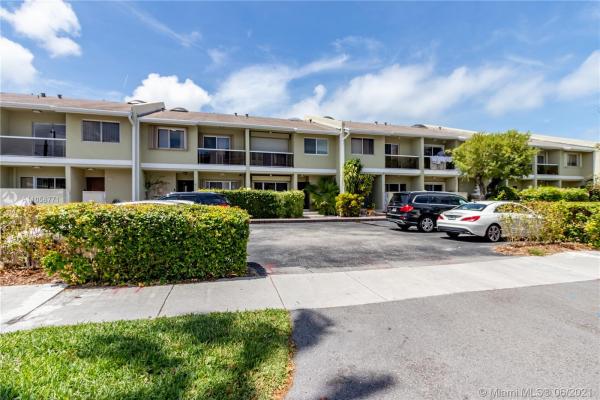 Seagull Townhomes, 3717 NE 168th St #123, North Miami Beach, Florida 33160, image 2