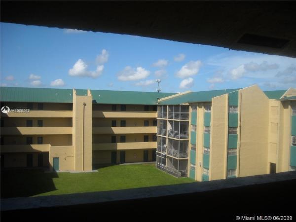 Royal Point, 3710 NW 21st St #310, Lauderdale Lakes, Florida 33311, image 3