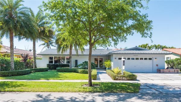 Miami Lakes Residential, 14300 Cypress Ct, Miami Lakes, Florida 33014, image 2