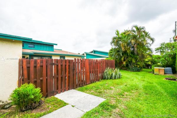 Tree Lake, 1068 Manor Dr, Palm Springs, Florida 33461, image 2