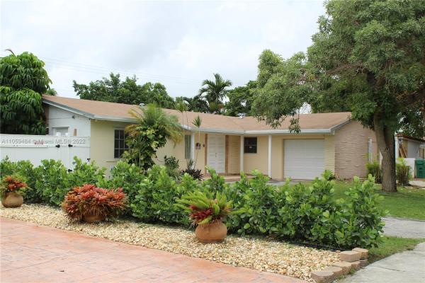 Bel Aire, 19720 Lenaire Dr, Cutler Bay, Florida 33157, image 2