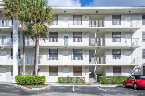 Whitehall 2 Of Pine Island Ridge, 1721 Whitehall Dr #105, Davie, Florida 33324, image 2