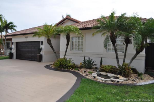 5224 SW 159th Ct, Unincorporated Dade County, Florida 33185, image 2