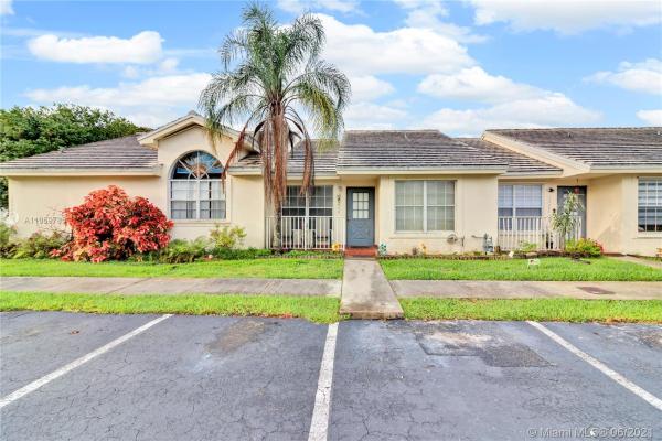 Villas Of Deerwood, 12504 SW 147th Ter 0, Three Lakes, Florida 33186, image 2