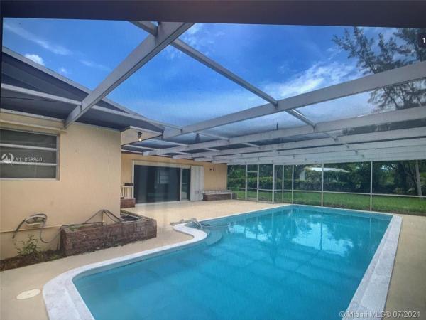 Del Rio, 500 Santa Fe Rd, West Palm Beach, Florida 33406, image 2
