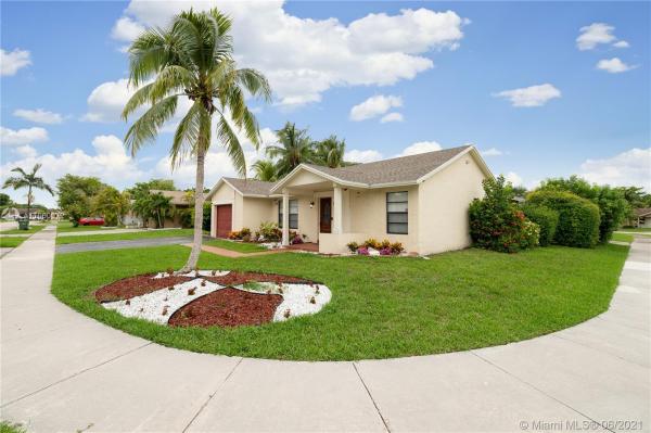 Homestead Lakes Farmlife West, 1510 N Bluebird Ln, Homestead, Florida 33035, image 2