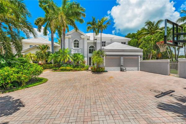 Grand Bay Estates, 15 Grand Bay Estates Cir, Key Biscayne, Florida 33149, image 1