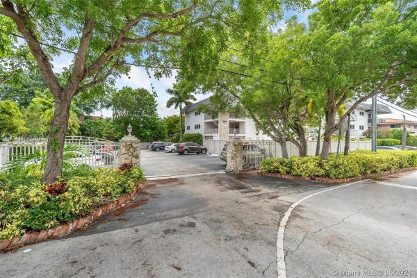 11610 N Bayshore Dr #3A, North Miami, Florida 33181, image 1