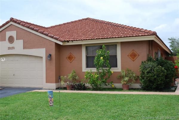 Waterford Patio Homes, 15030 Bristol Ln, Davie, Florida 33331, image 2
