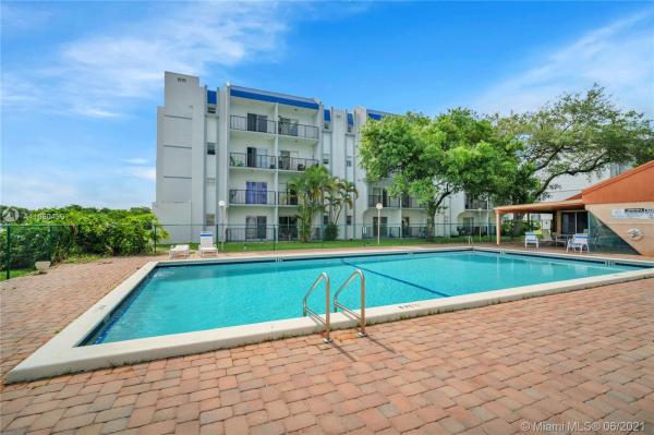 Village Square, 7561 NW 16th St #2309, Plantation, Florida 33313, image 2