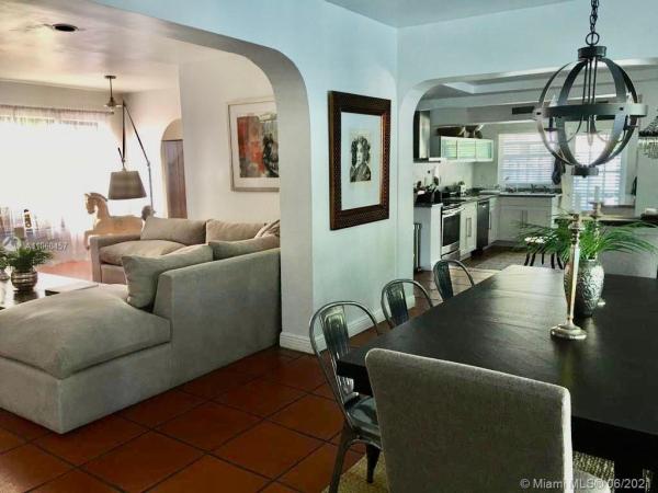 Tropical Isle Homes, 545 Warren Ln, Key Biscayne, Florida 33149, image 2