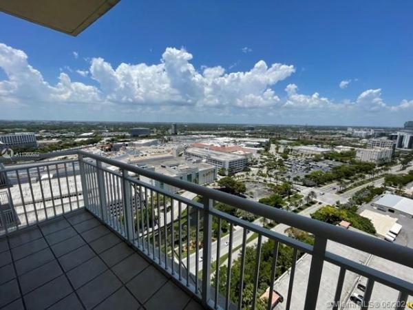 Turnberry On The Green, 19501 W Country Club Dr #PH-10, Aventura, Florida 33180, image 2