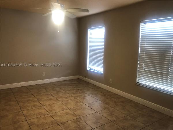 Valencia Village, 6 Madrid Ln #7-18, Davie, Florida 33324, image 2